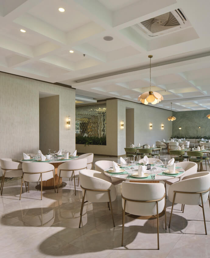7/24 Bistro offers a gastronomic experience where warmth meets tranquility and unique flavors bring happiness.
Refined details, an elegant atmosphere, and the artistry of master chefs come together in a culinary journey waiting to be discovered.
